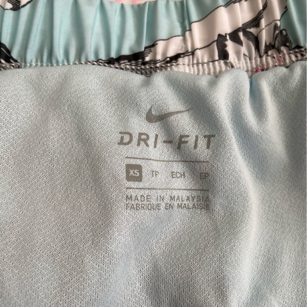 Nike Women's Floral Athletic Shorts - Pink and Black size:XS - Picture 10 of 13